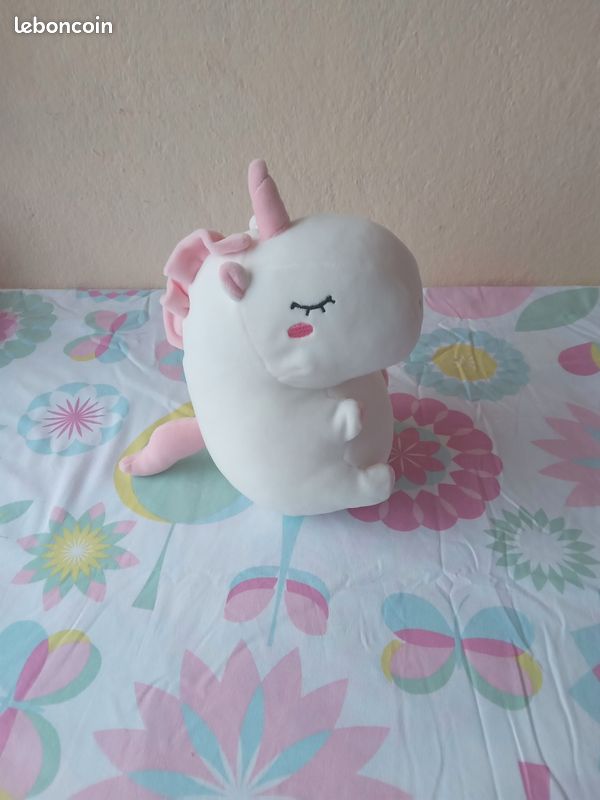 Lots de 3 peluches bb fille licorne en bon état (image 1)