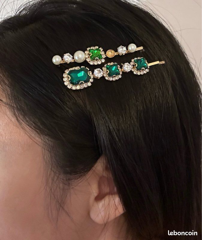 Barrette cheveux petit carré strass
