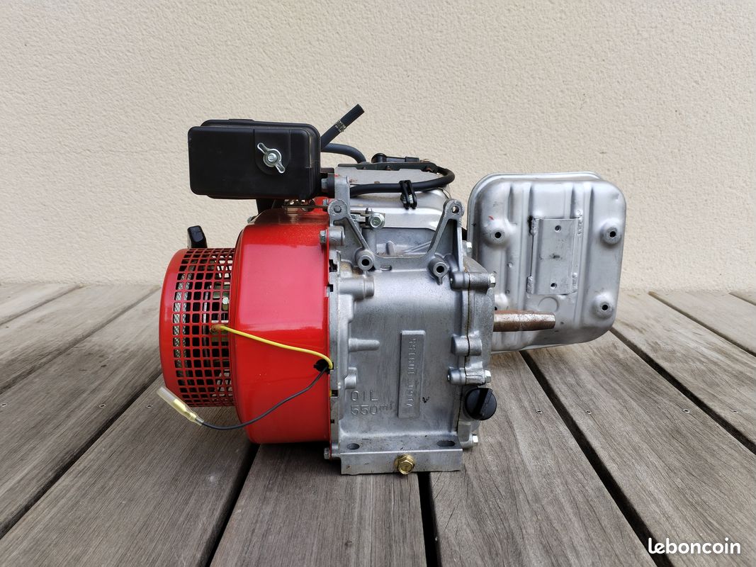 Moteur Suzuki V160 5.3 CV - Arbre cylindrique - À réviser (image 2)