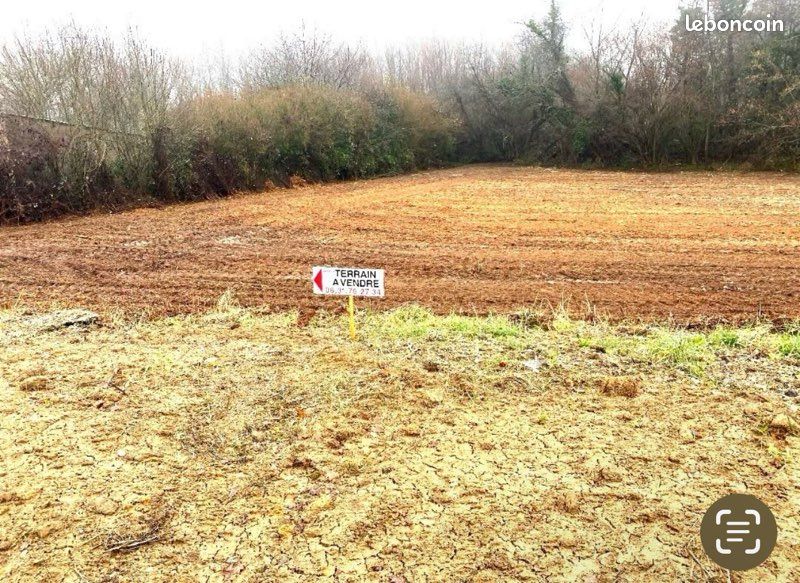 Terrain À Vendre · à Nexon · 11 800 €