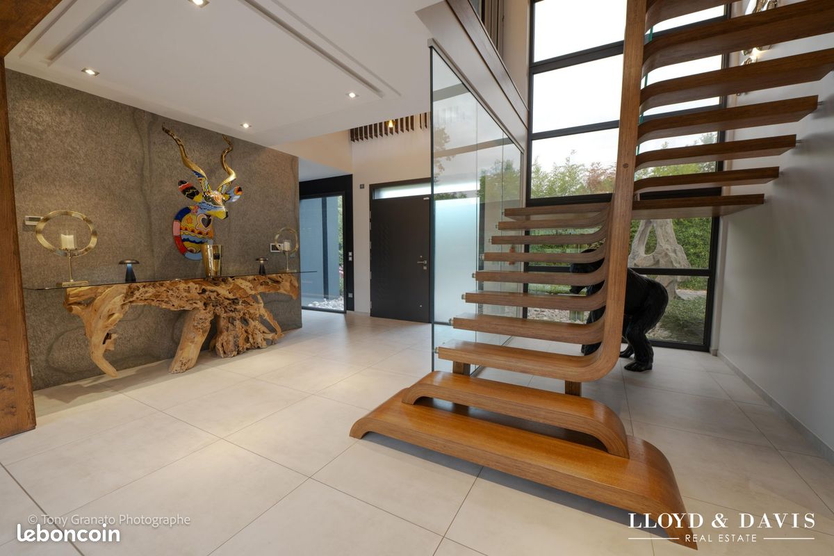Propriété 11 pièces 400 m² (image 2)
