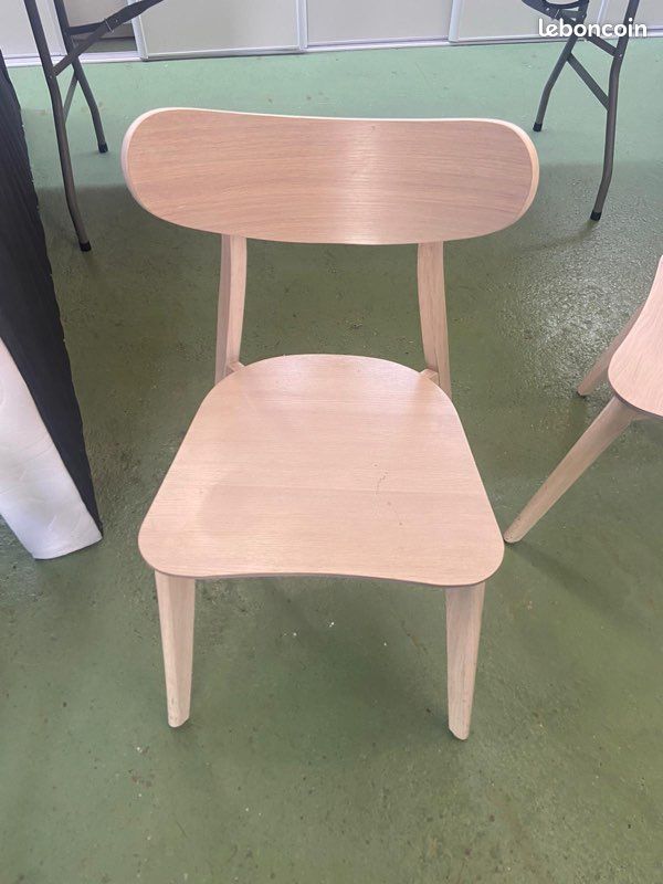 6 chaises en bois clair (image 1)