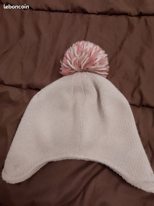 Bonnet fillette 6/8ans, pompon motif reine des neiges (image 3)
