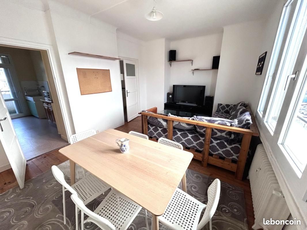 Appartement 3 pièces 57 m² · à Saint-Étienne · 57 m² · 450 €