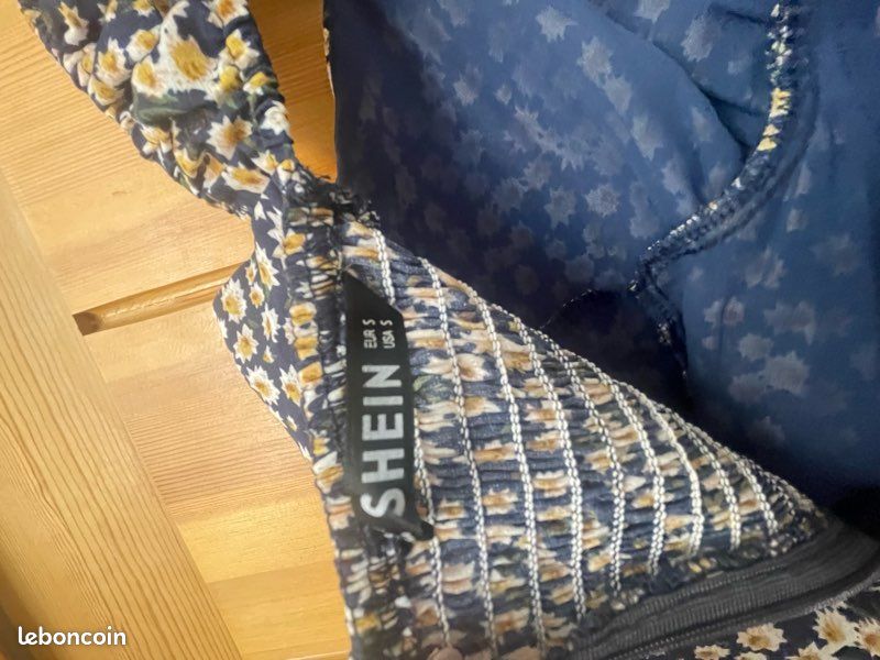 Robe fleurie dos smocké (image 7)