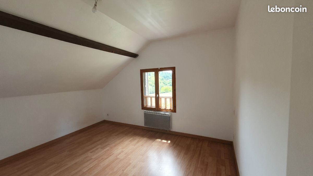Appartement 7 pièces 160 m² · à Chazey-Bons · 160 m² · 270 000 €