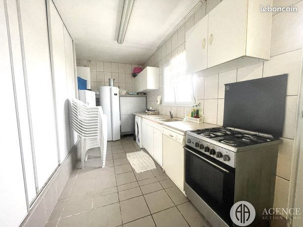 https://img.leboncoin.fr/api/v1/lbcpb1/images/de/23/00/de2300e8be2914656a288d76fa8b49adddaacac6.jpg?rule=ad-image