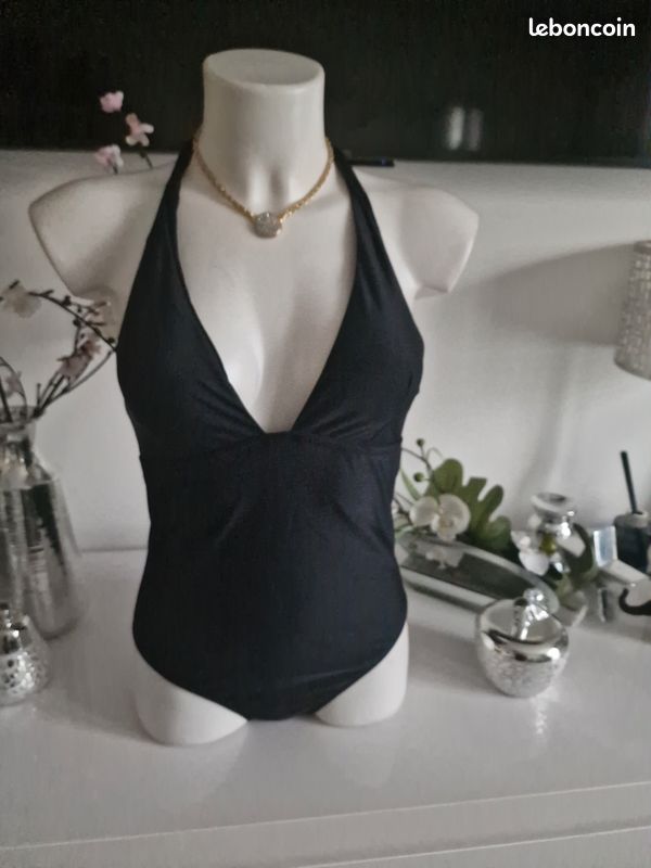 Un maillot de bain noir 1 pièce taille 40 marque Wamea Beach (image 7)