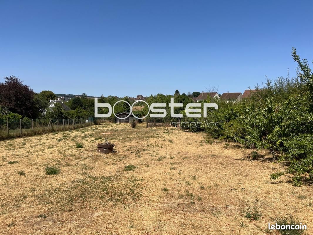 Terrain 1 518 m² Saint Yrieix La Perche · à Saint-Yrieix-la-Perche · 18 500 €