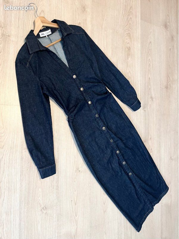 Zara Robe chemise mi-longue en jean taille XS Vêtements