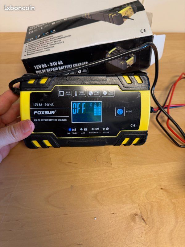 Chargeur de batterie intelligent Foxsur 12V / 24V avec mode réparation (image 4)