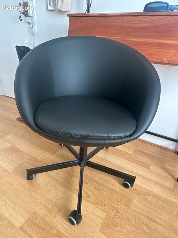 Chaise de bureau noire Ikea pivotante - Très bon état - Paris 18 (image 1)