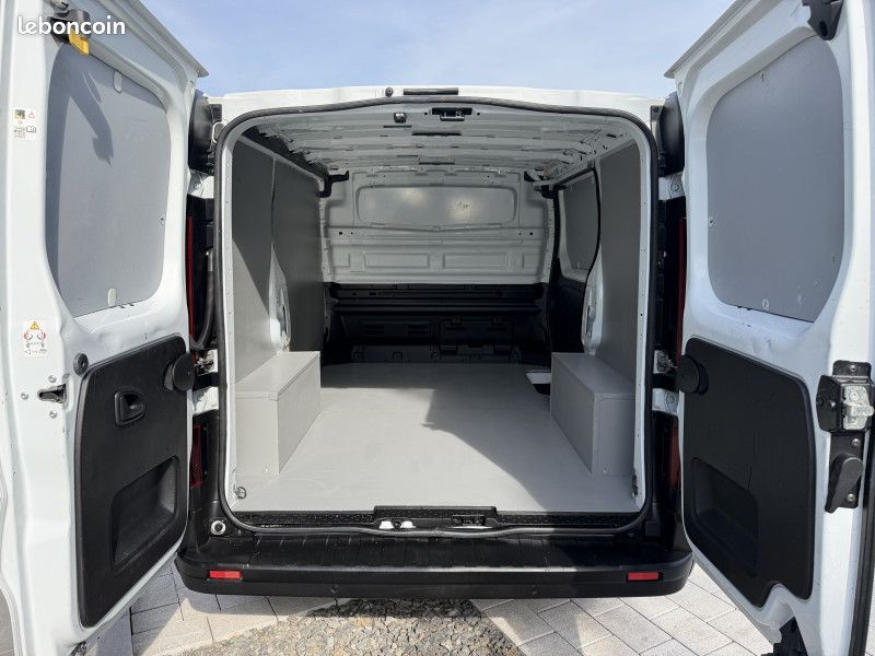 Renault TRAFIC III FG L1H1 3T 2.0 BLUE DCI 130CH GRAND CONFORT - SUIVI RENAULT (image 6)