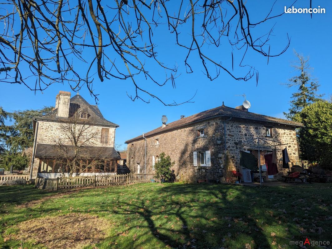 Manoir 10 pièces 638 m² - Lesterps 16420 (image principale 9)