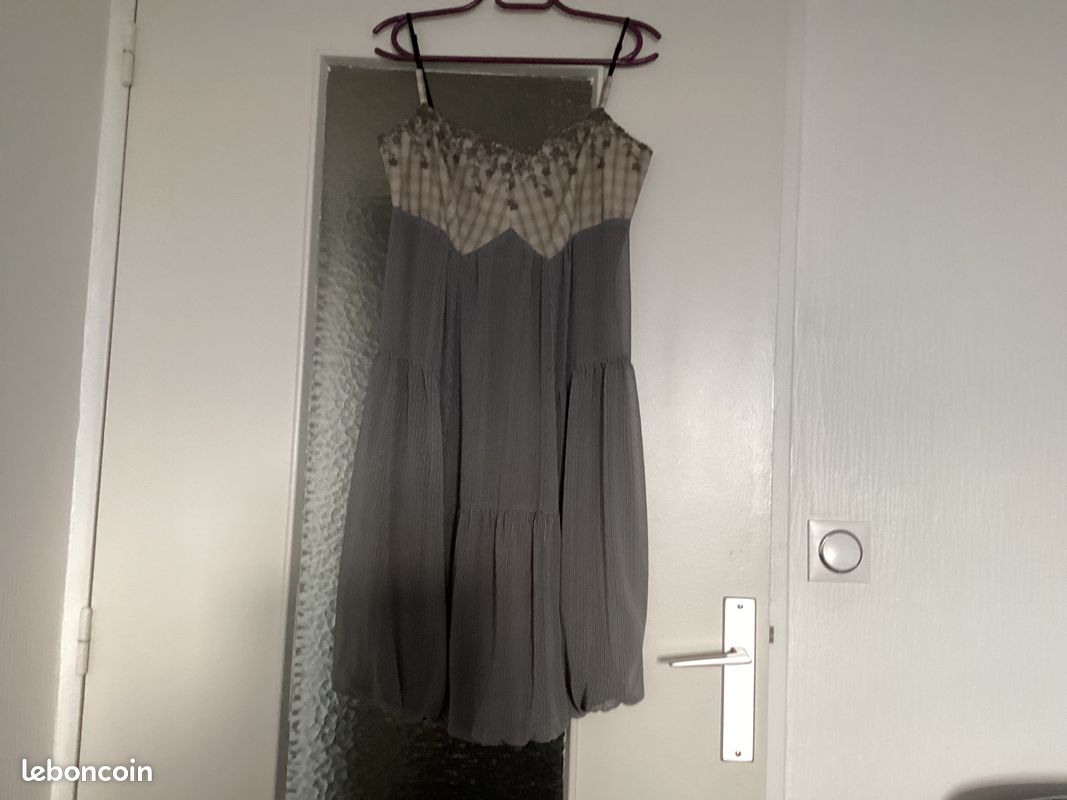 Robe (image 1)