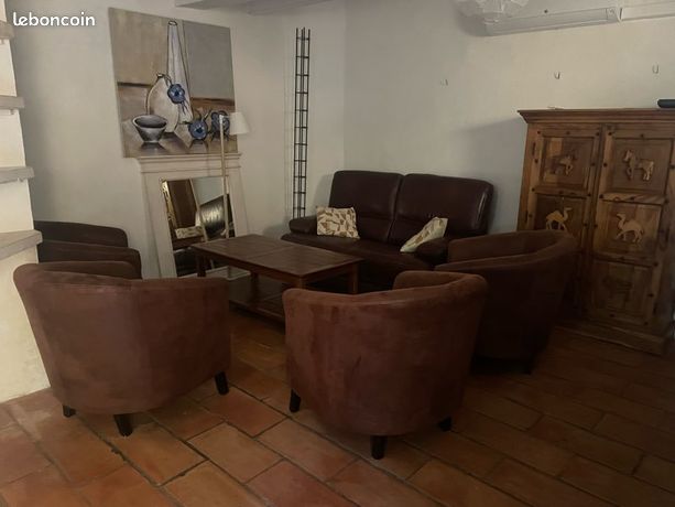 Maison avec patio dans le centre historique de Lauris
