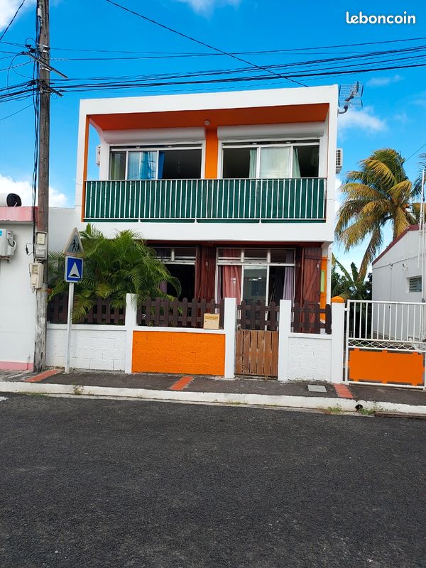 Maison 5 pièces 105 m² · à Petit-Canal · 105 m² · 900 €/mois