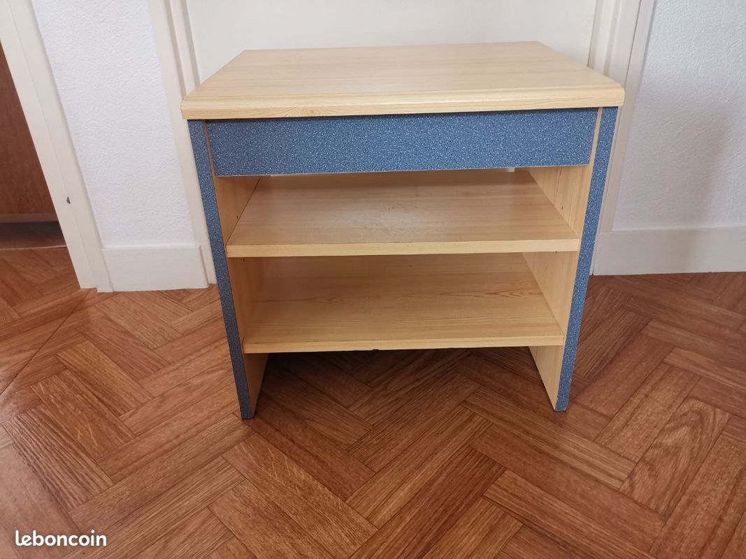 Table de nuit en pin (image 1)
