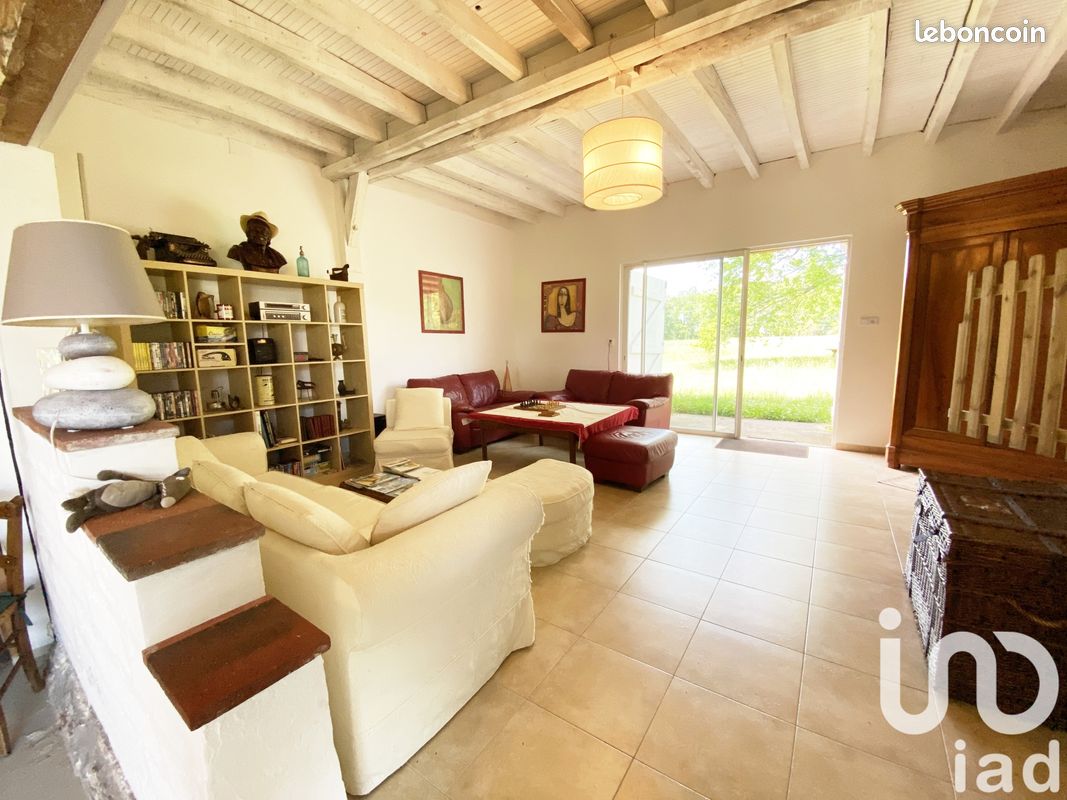 Propriété 8 pièces 199 m² - Lamothe 40250 (image principale 2)