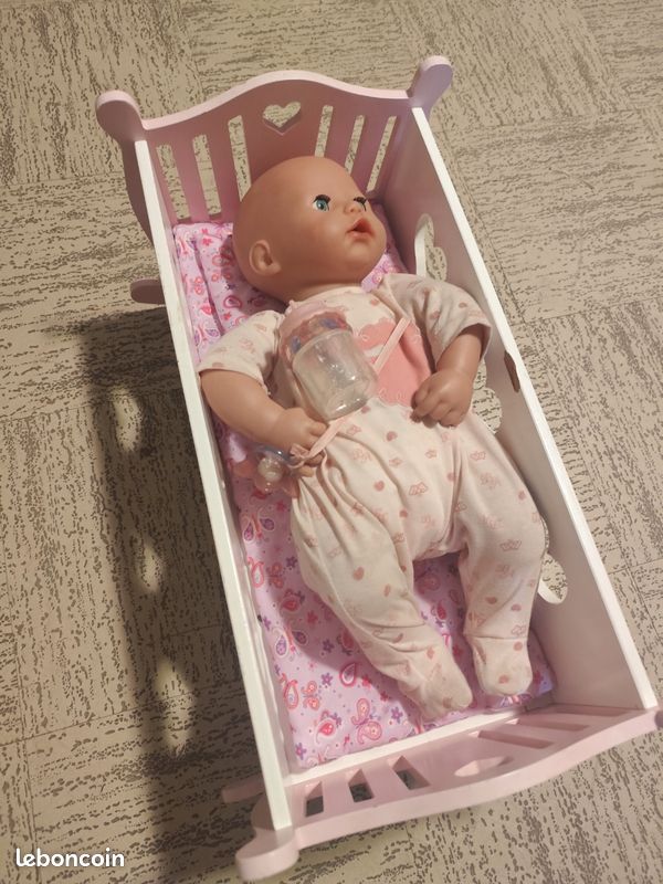 Bébé et son landeau (image 1)