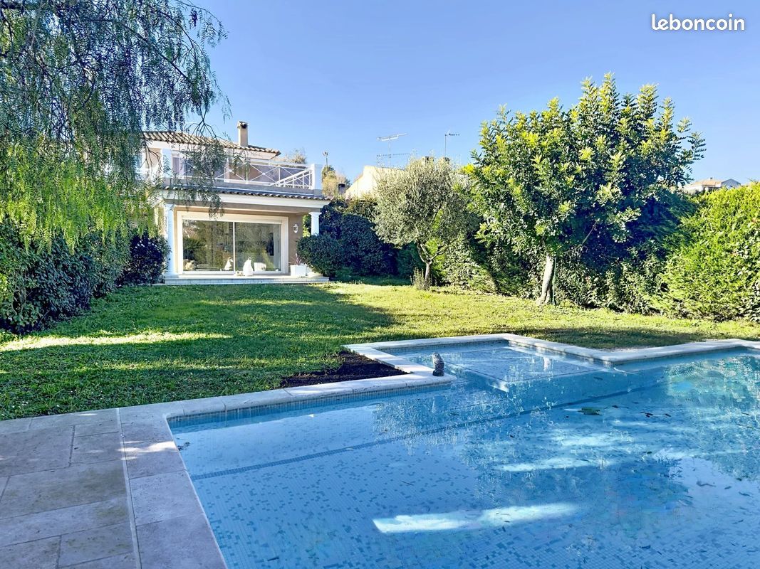 Maison 6 pièces 357 m² · à Antibes · 357 m² · 1 450 000 €