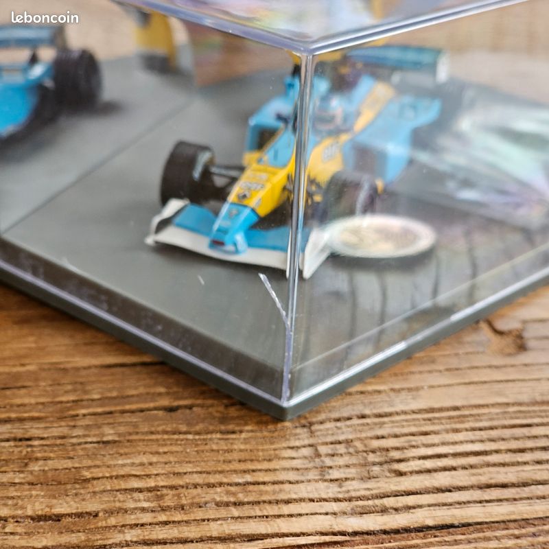 VOITURE DE COURSE Formule 1 Renault RS 22 - Jarno Trulli EUR 5,95 - FR