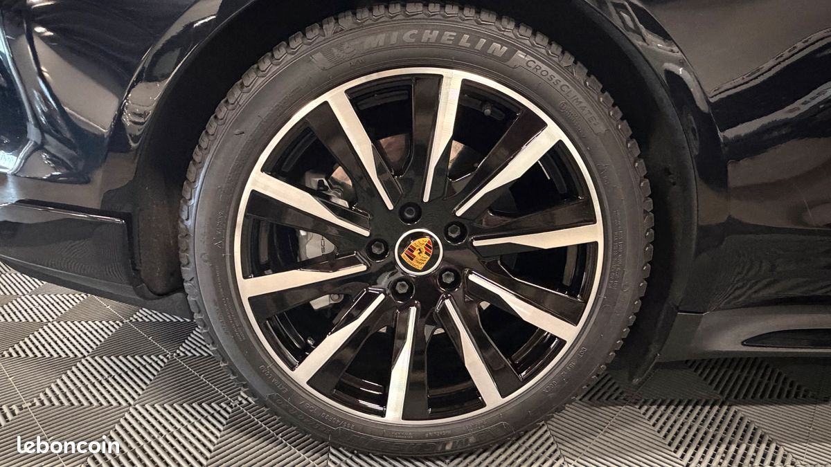 Porsche Taycan Turbo Sport Turismo / ROUE ARRIÈRES DIRECTRICES / SPORT CHRONO / PDCC / BOSE (image 9)