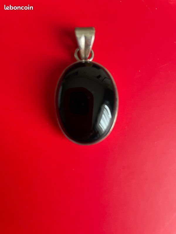 Pendentif (image 1)