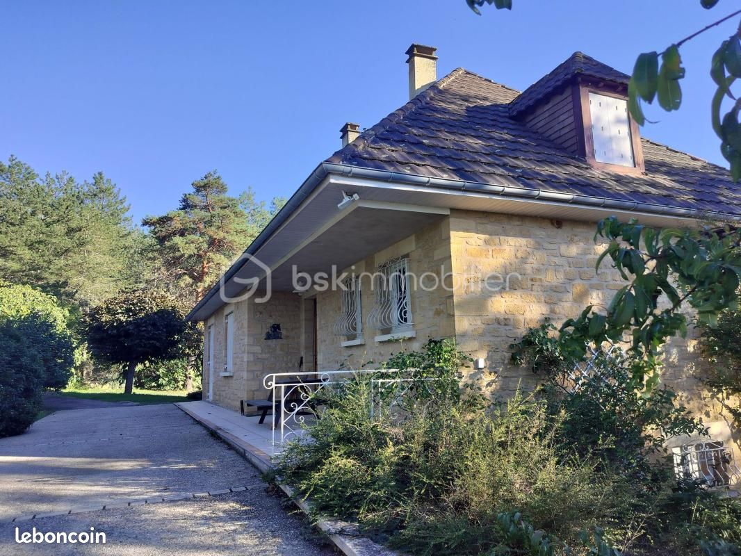 Maison 7 pièces 148 m² · à Saint-Martial-de-Nabirat · 148 m² · 262 000 €