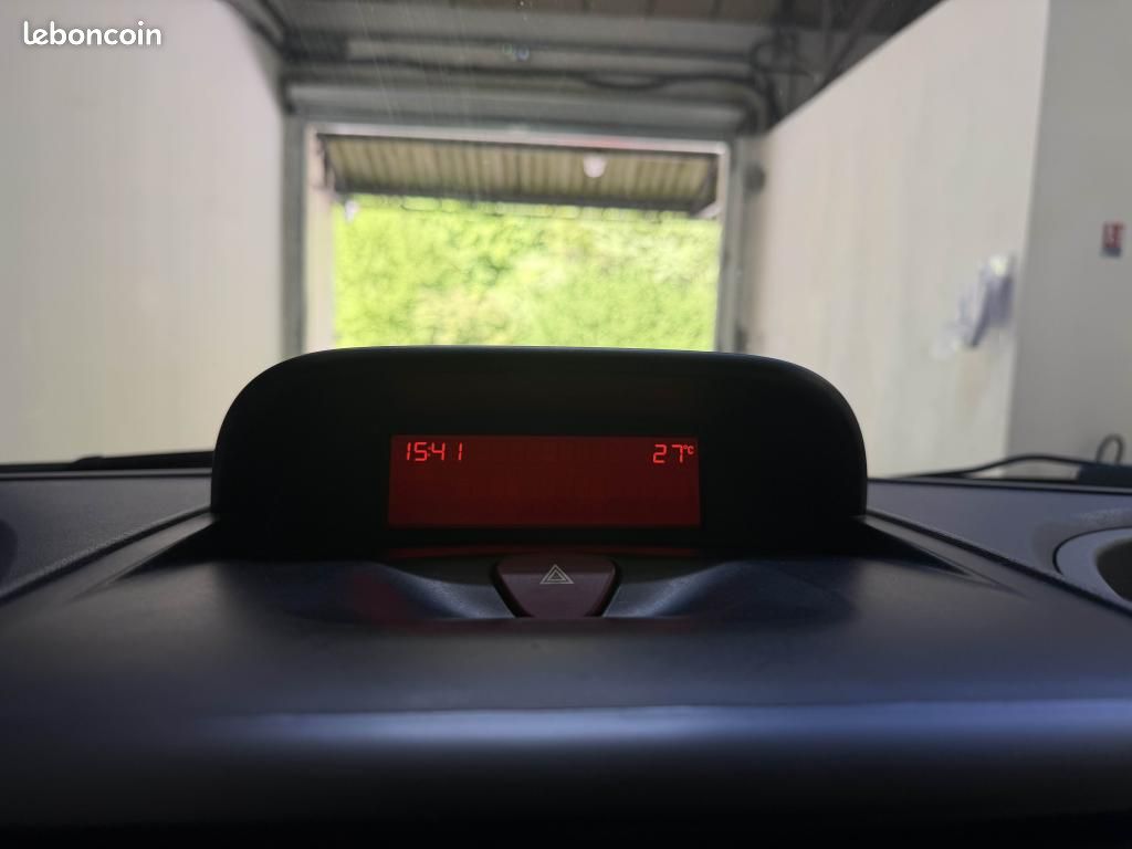 PEUGEOT EXPERT 1.6l HDi 90ch Tepee Confort Pack Court - 9pl + Double Ouverture (image 30)