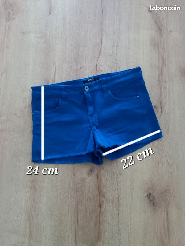 Petit short noir taille haute Jennyfer - Vêtements