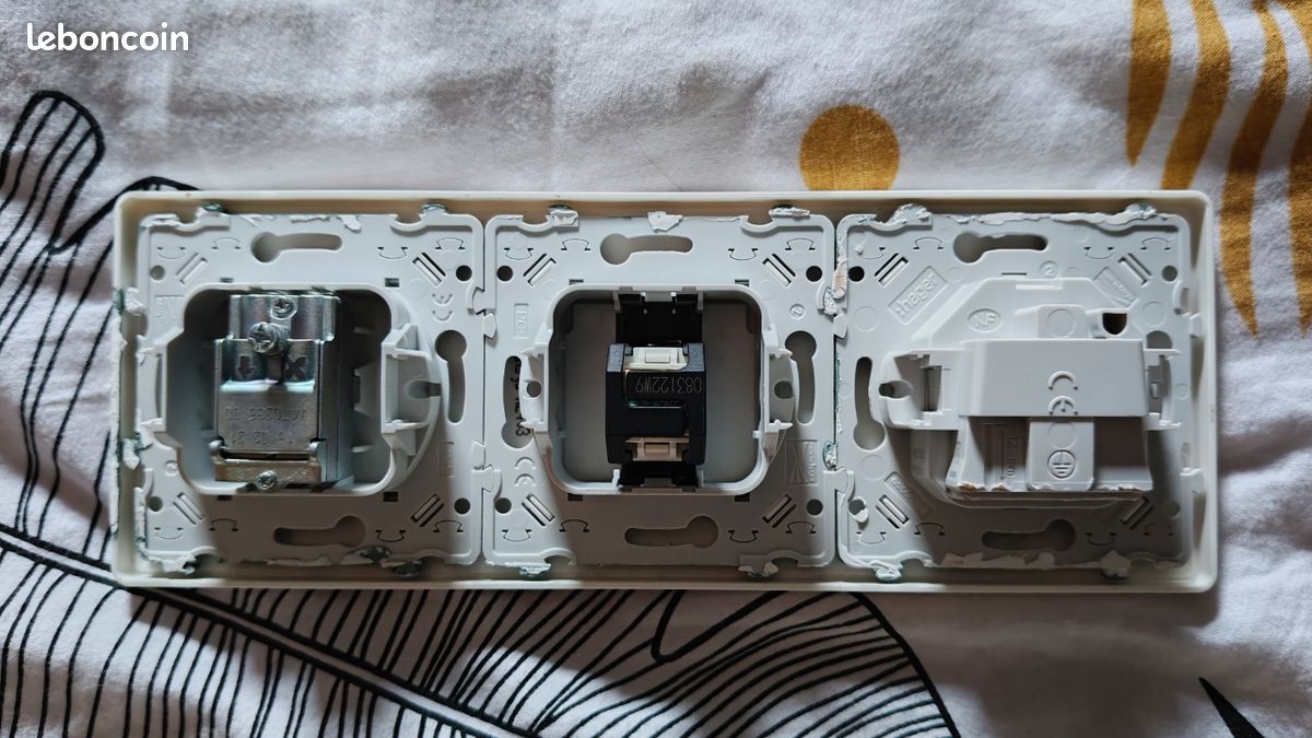 Prises triple hager (image 2)