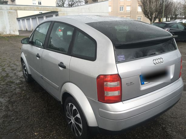 Audi A2 . 1.4 TDI 80 CH - Voitures