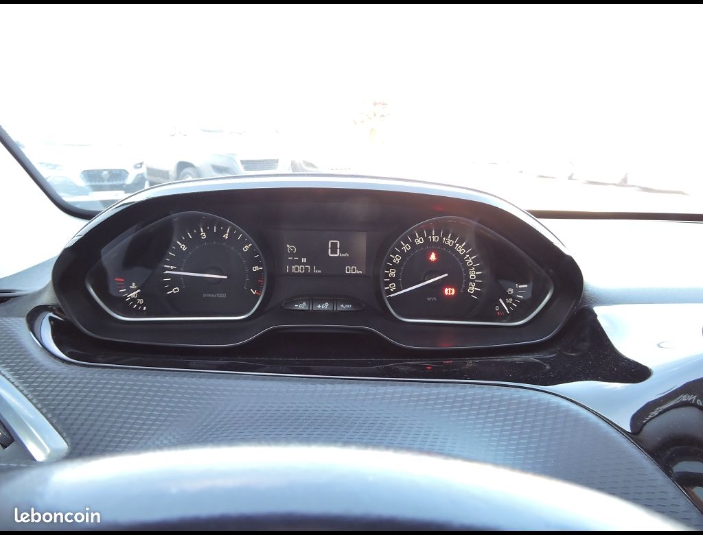 Peugeot 2008 ACTIVE PURETECH 82CH BVM5 (image 9)