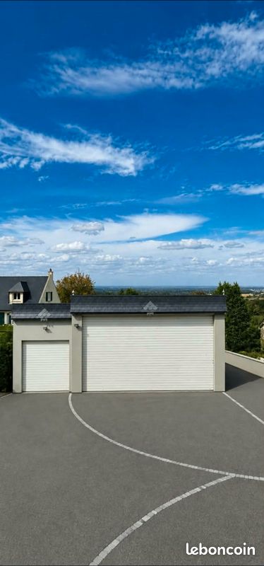 Local commercial 2 pièces · à Guichen · 860 €/mois