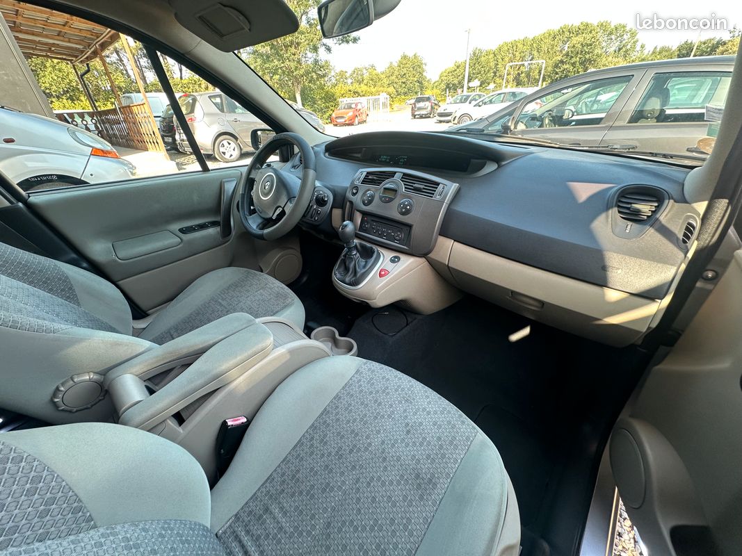 Renault Scenic 1.9 dCi 130ch Expression (image 3)