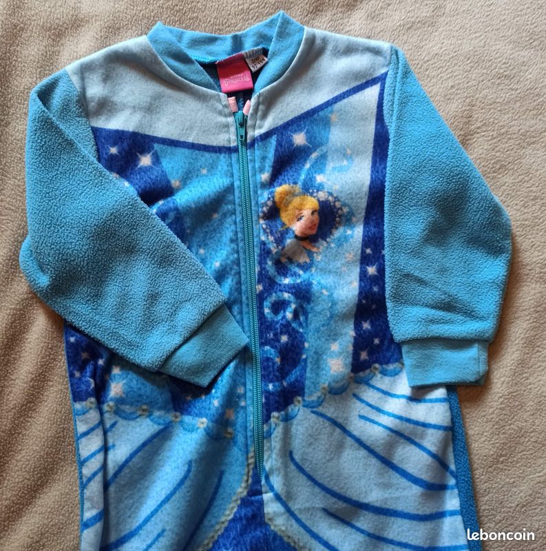 Combinaison pyjama fille Disney Princesse 2-4 ans (image 1)