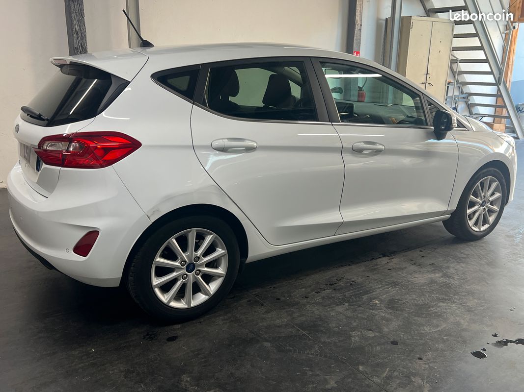 FORD FIESTA VI 1.0 ECOBOOST 100ch S&S TITANIUM 5P (image 3)