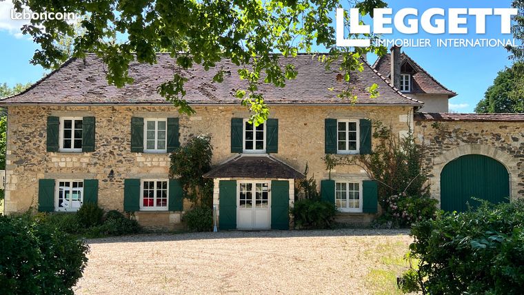 Maison 14 pièces 345 m²