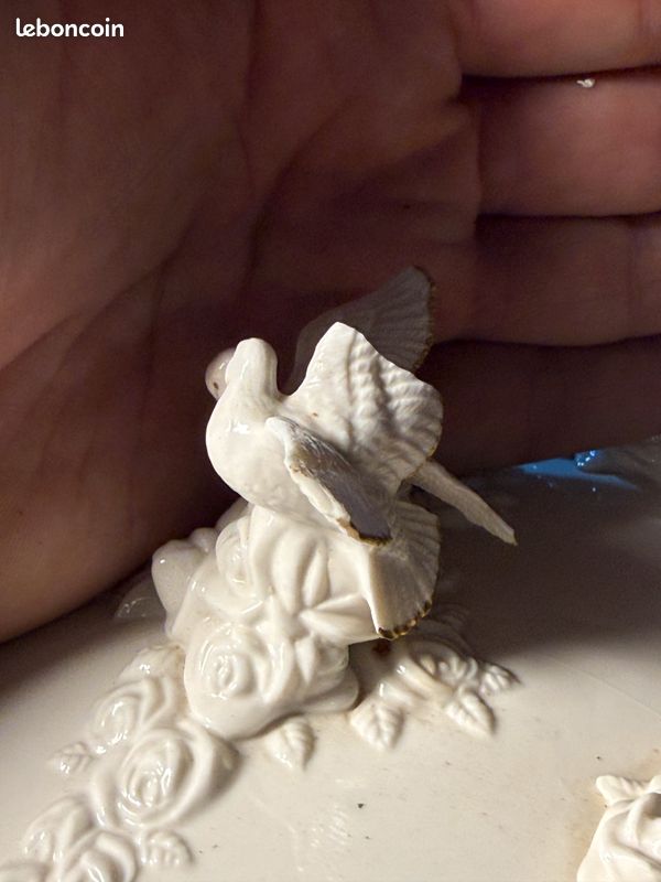 Boîte à bijoux The Fabergé Snow Dove – FM Fine Porcelain – Colombes & roses (image 7)