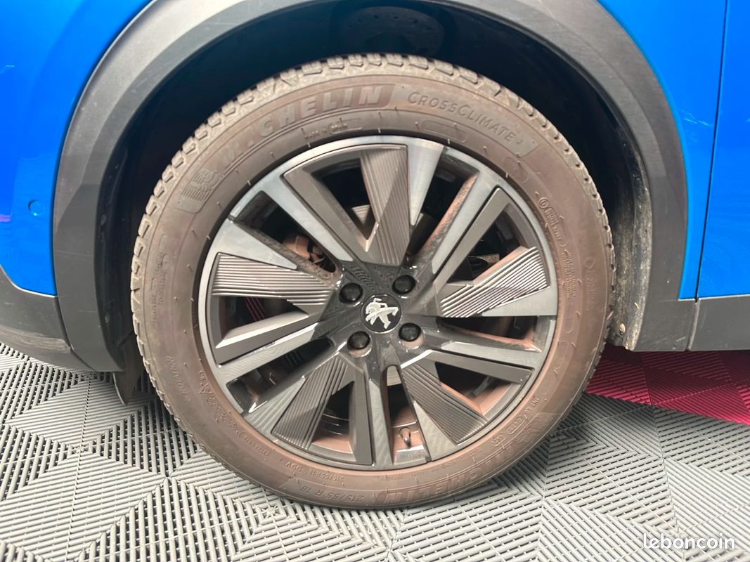 PEUGEOT 2008 BlueHDi 130 S&S EAT8 GT Pack* ENTRETIEN COMPLET + TOIT PANORAMIQUE + ATTELAGE (image 10)