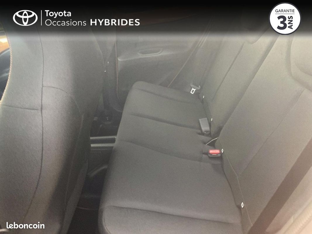Toyota Aygo X 116h Graphic (image 11)