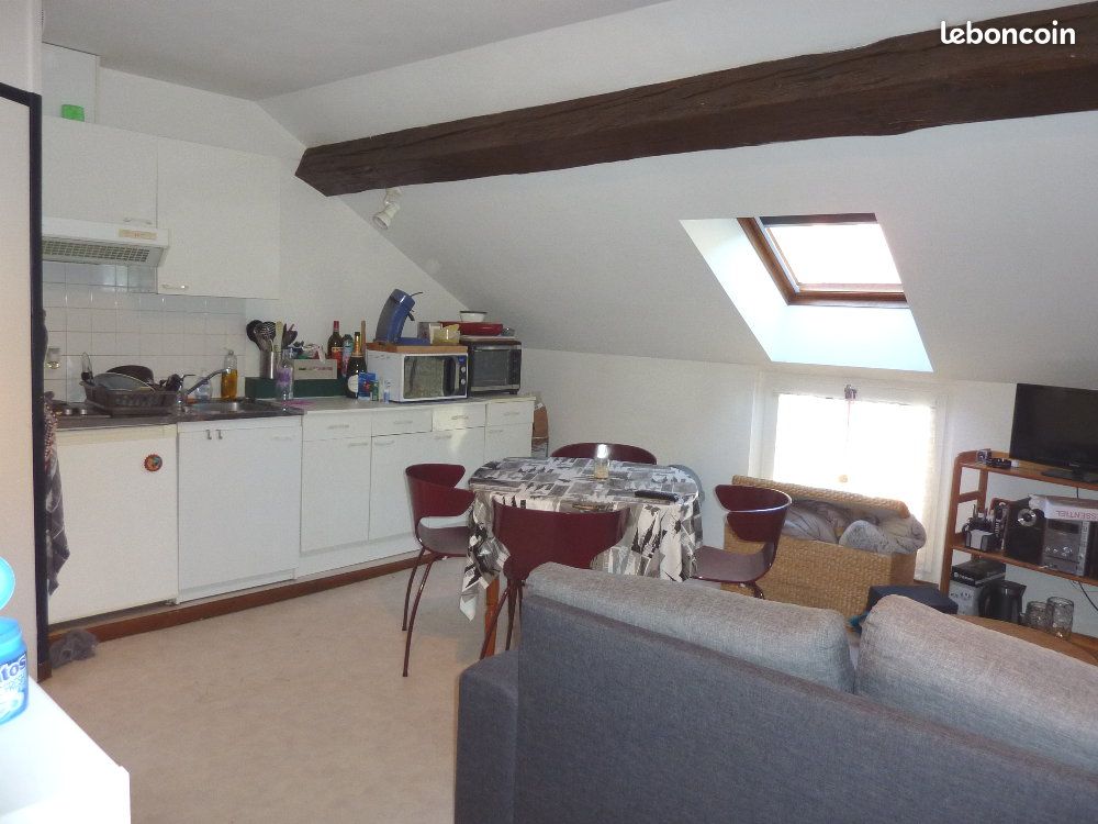 Appartement 1 pièce 26 m² · à Poligny · 26 m² · 345 €