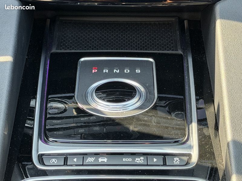 Jaguar F-PACE V6 3.0D 300CH S 4X4 BVA8 (image 25)