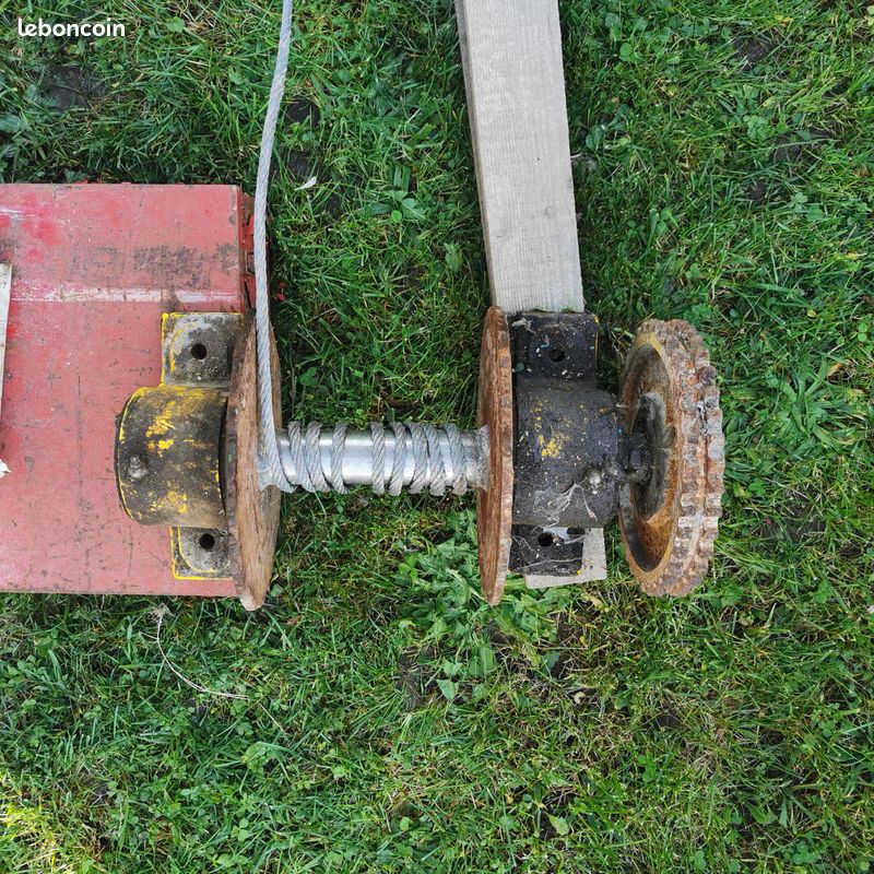Arbre avec palier, enrouleur de cable et motoréducteur (image 2)
