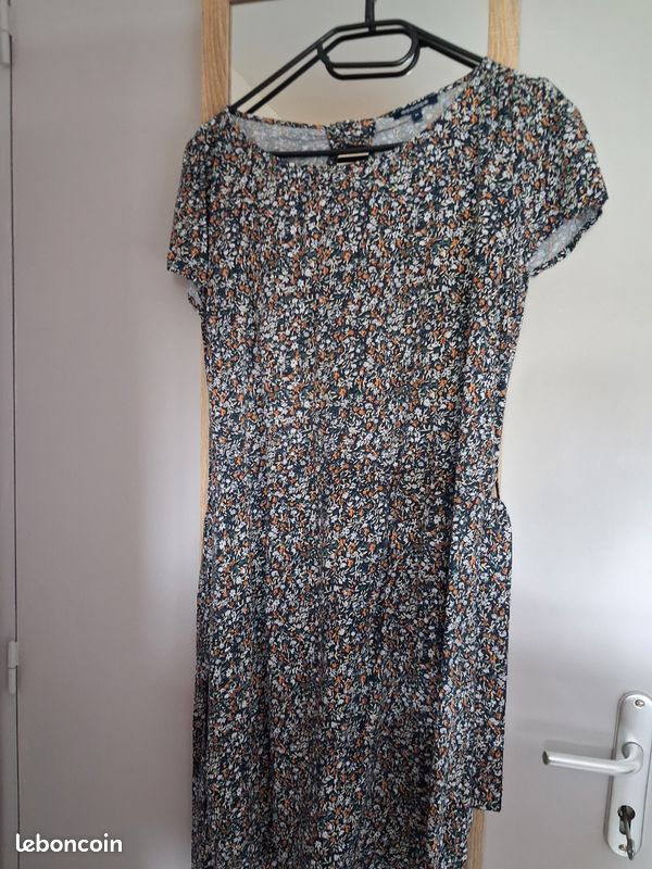 Robe (image 1)