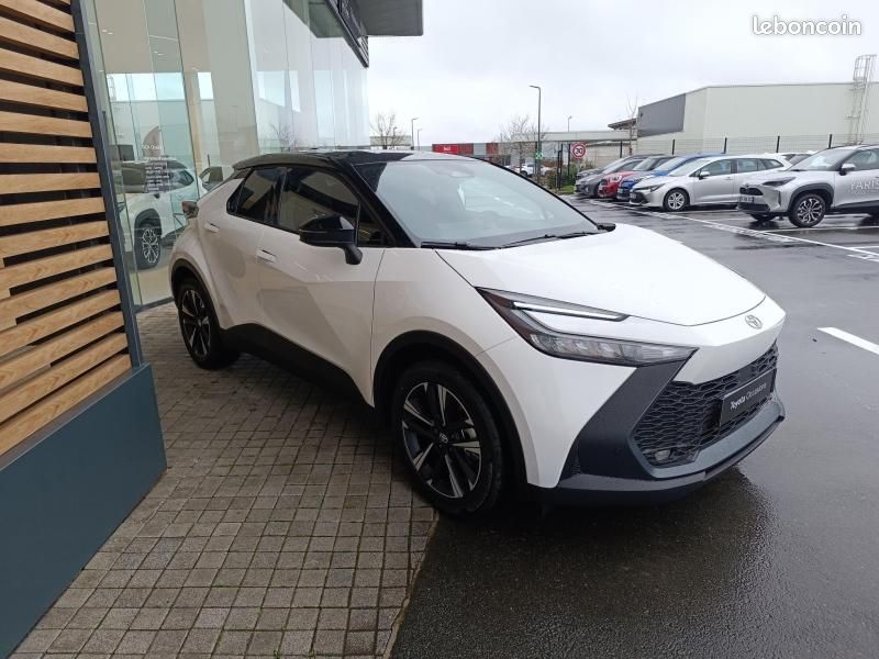 Toyota C-HR 1.8 Hybride 140ch Graphic MY26 (image 6)