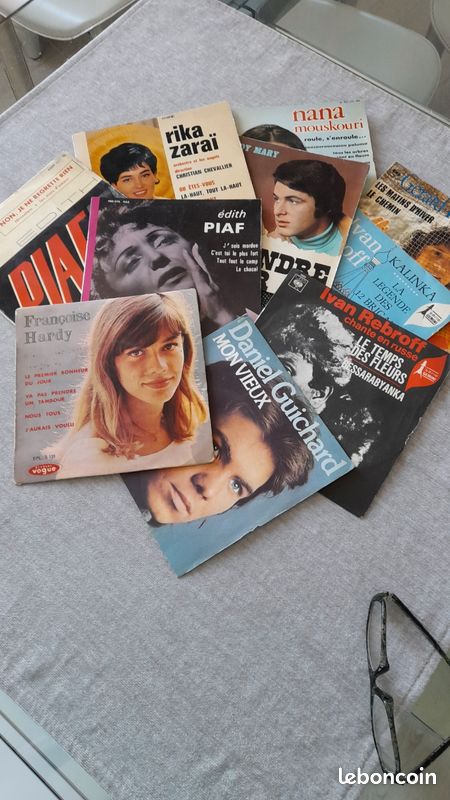 10 vinyles 45 T (image 1)