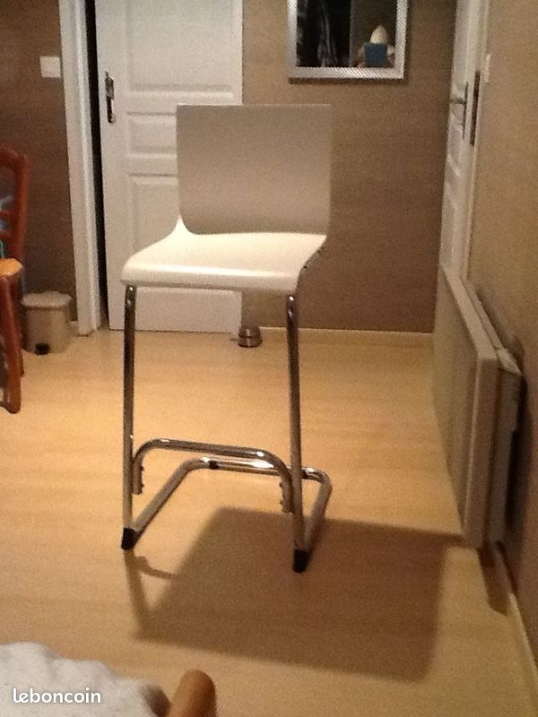 Chaise haute de bar (image 1)