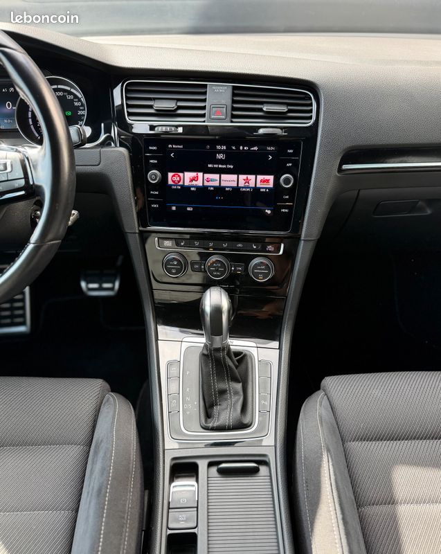 VOLKSWAGEN GOLF VII 2.0 TSI 310CH R 4MOTION DSG7 5P / Sièges avants chauffants / Carplay / Jantes 19" Pretoria / Entretien complet VW / Garantie 12 mois (image 7)
